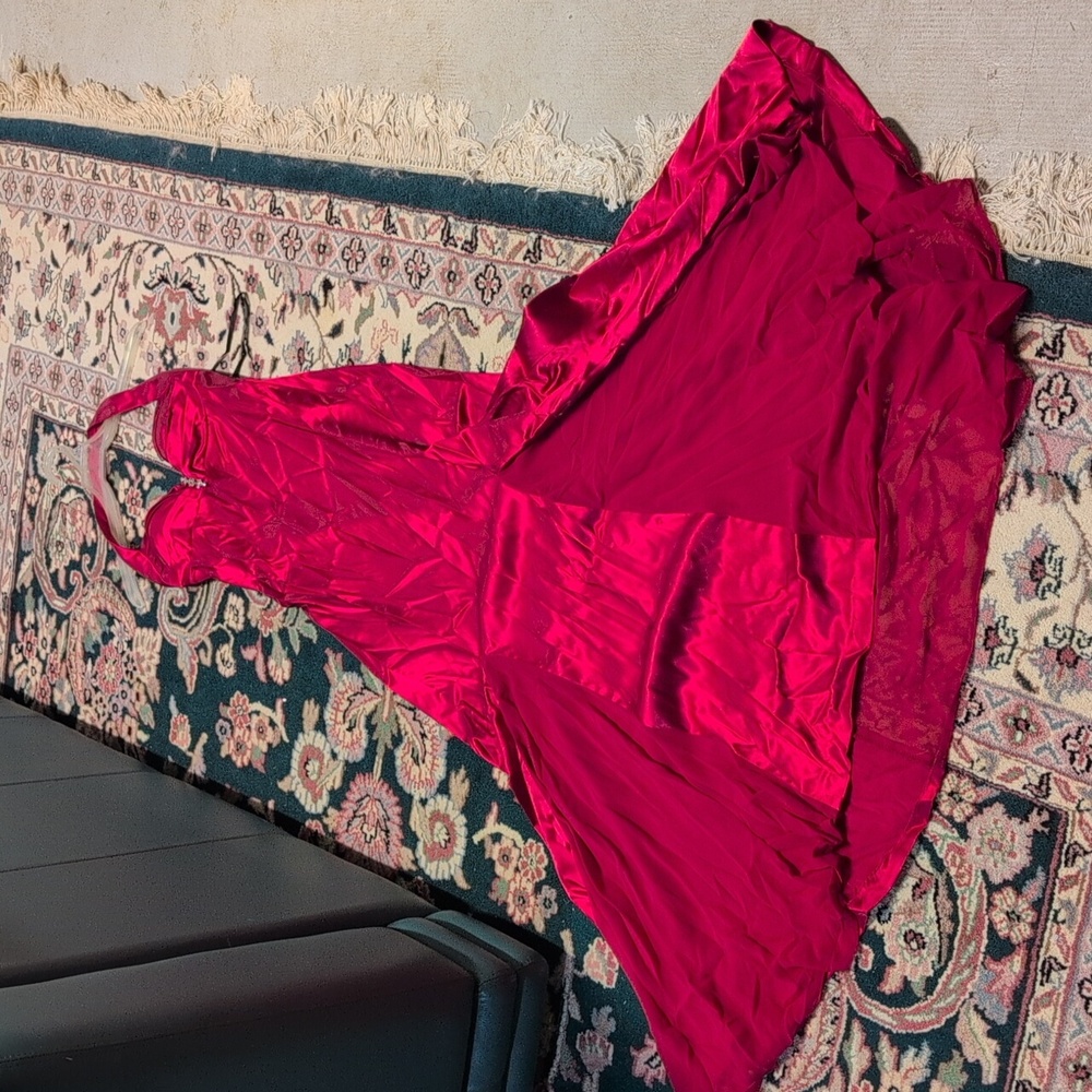 Blondie Nites Red Halter Evening Dress - Picture 16 of 16